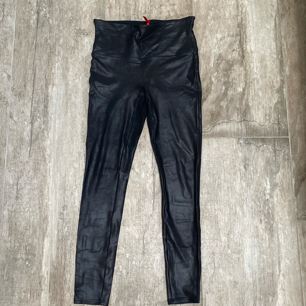 Spanx Faux Leather leggings size Large